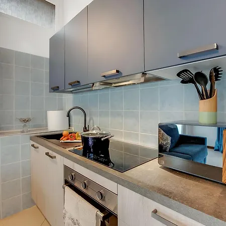 Apartment - Happy *