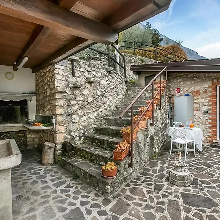 - Happy Apartment Gargnano